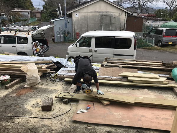 テラス工事 階段造作1　岐阜県　関市　ホンカ　ログハウス